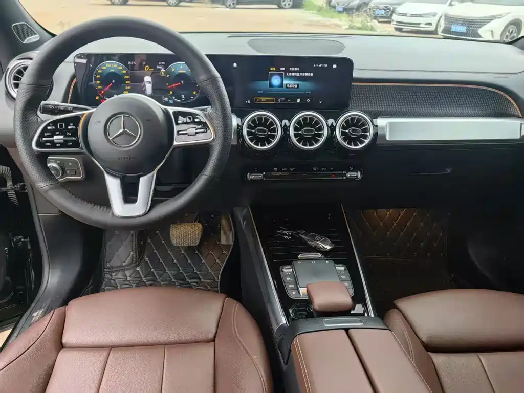 Mercedes-Benz GLB — миниатюра 6
