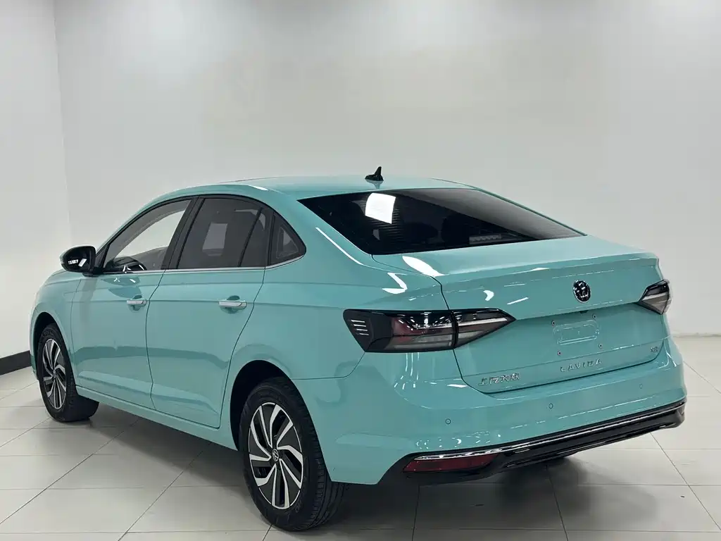 Volkswagen Lavida — миниатюра 7