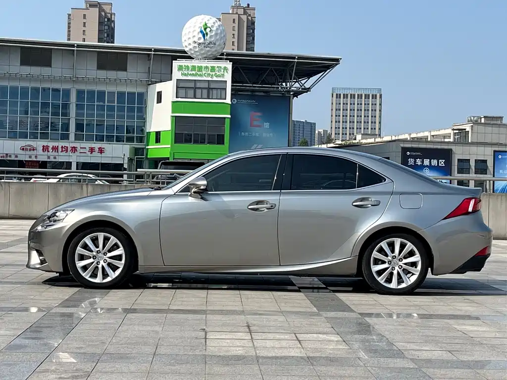 Lexus IS — миниатюра 3