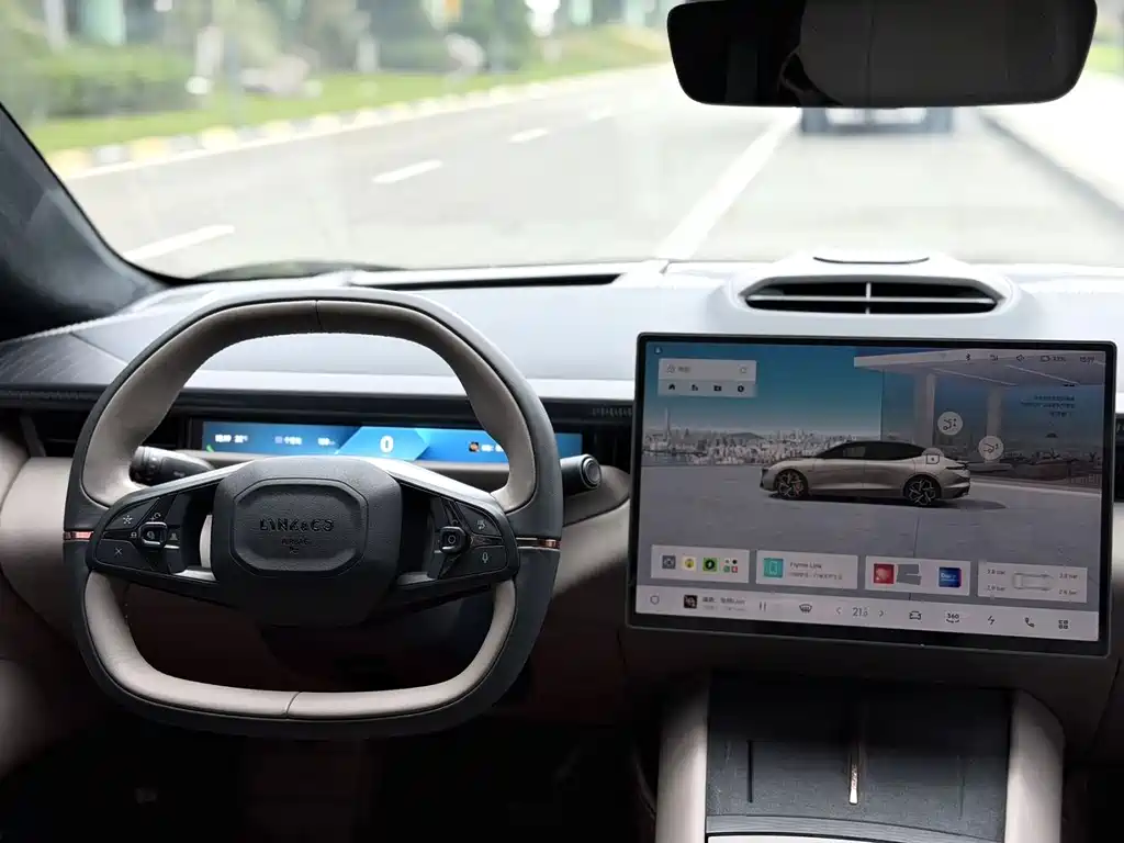 Lynk & Co Z10 2025 95kWh 702km Halo