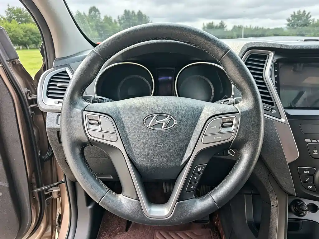 Hyundai Santa Fe — миниатюра 8