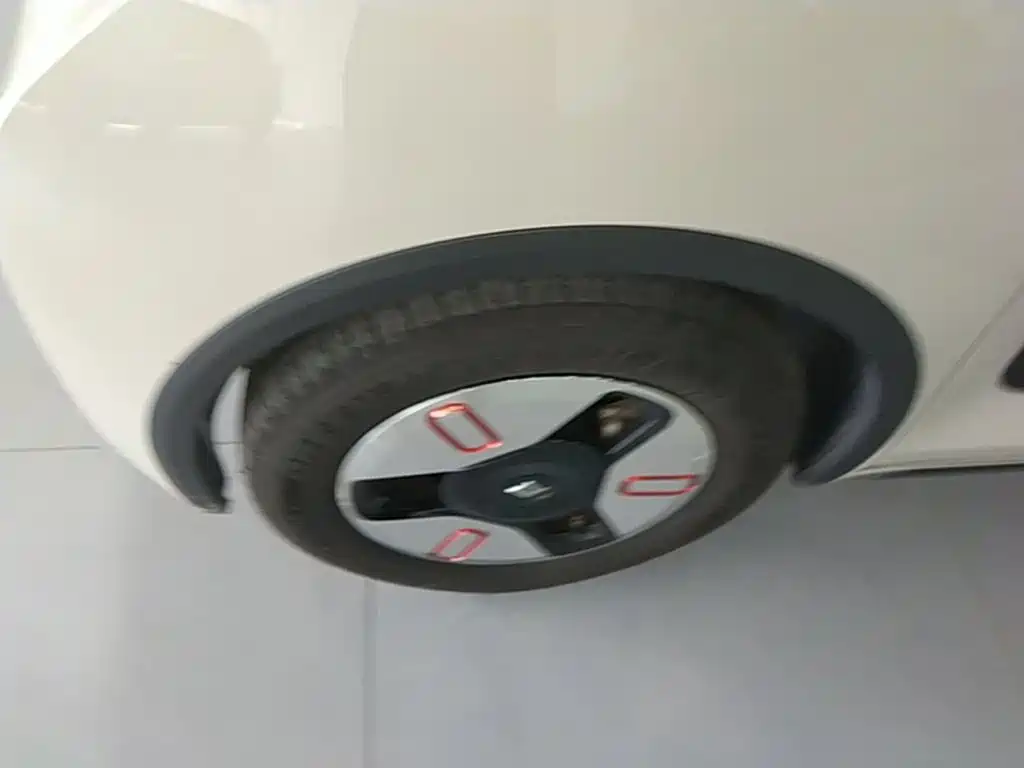 Baojun KiWi EV — миниатюра 23