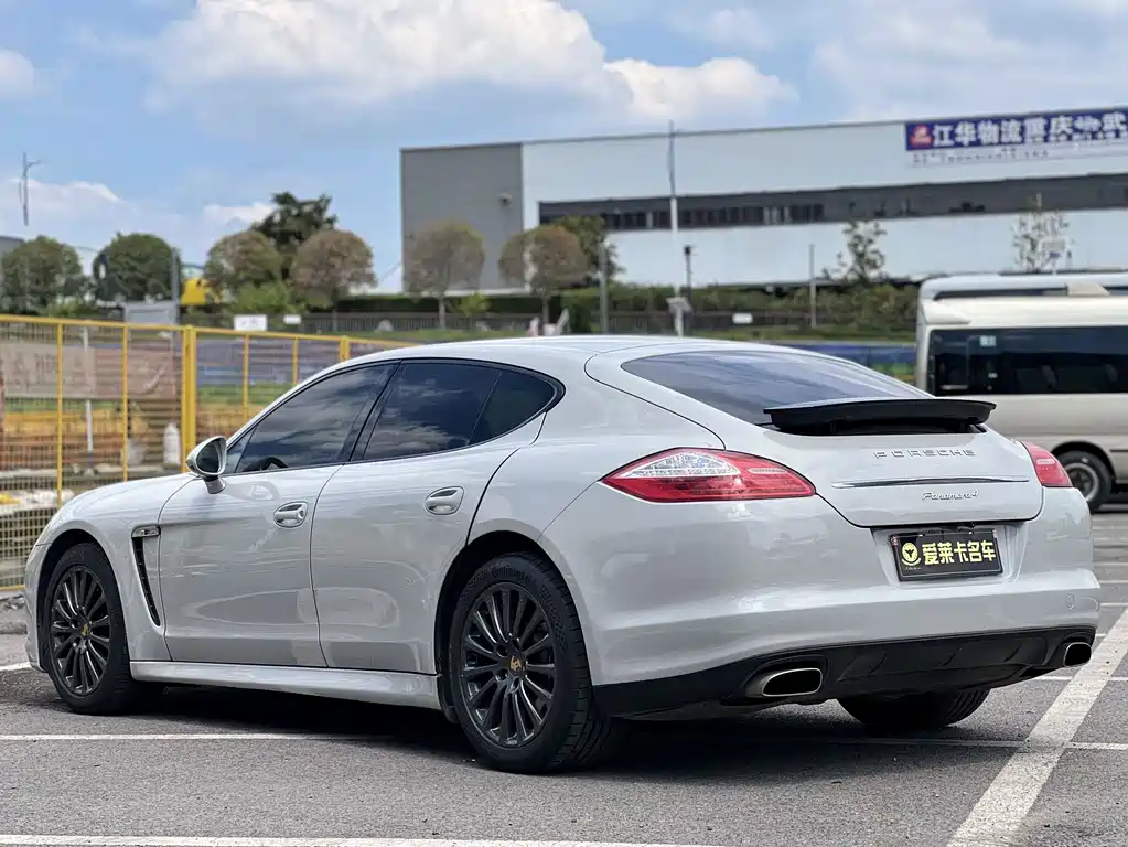 Porsche Panamera — миниатюра 5