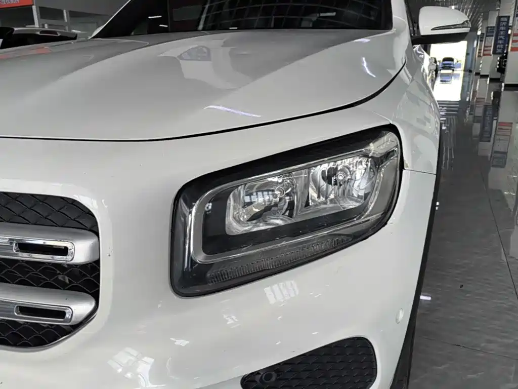 Mercedes-Benz GLB — миниатюра 24
