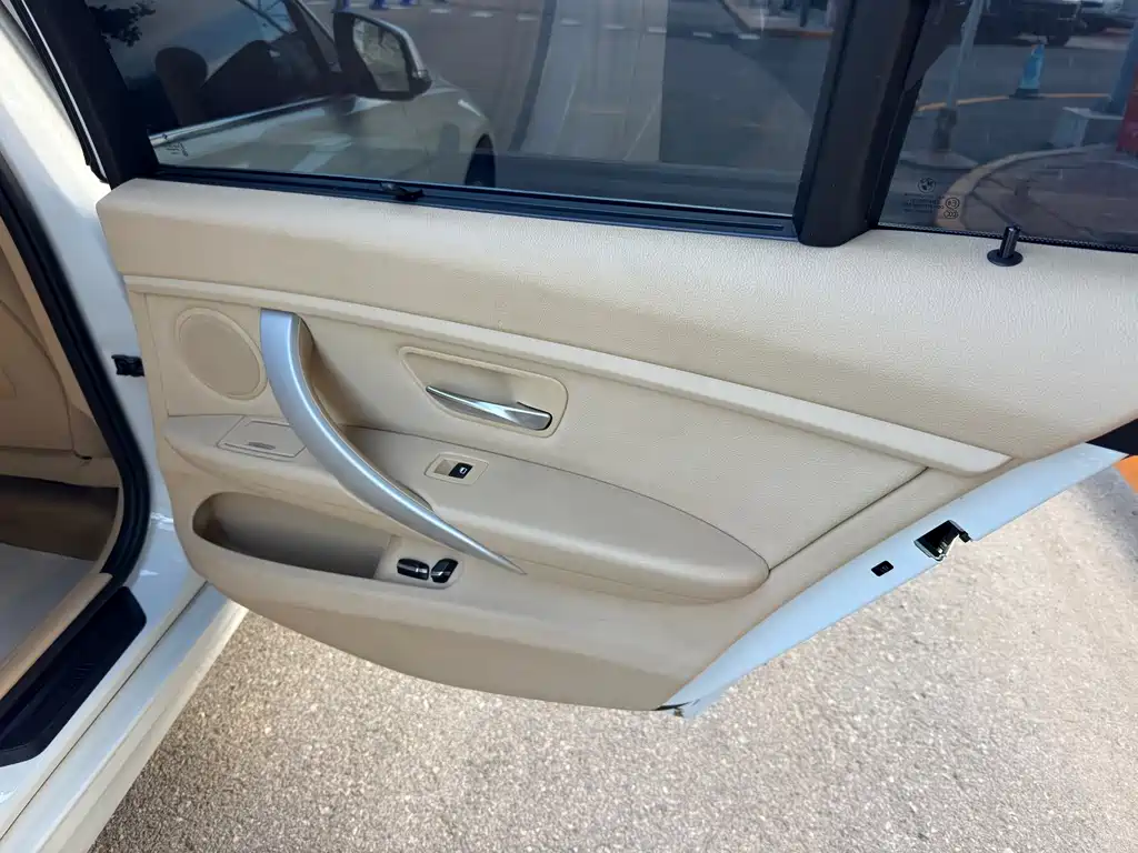 BMW 3 Series — миниатюра 16