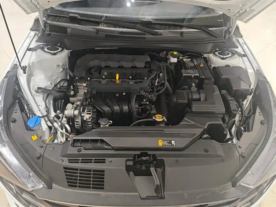 Hyundai Elantra - фото 10