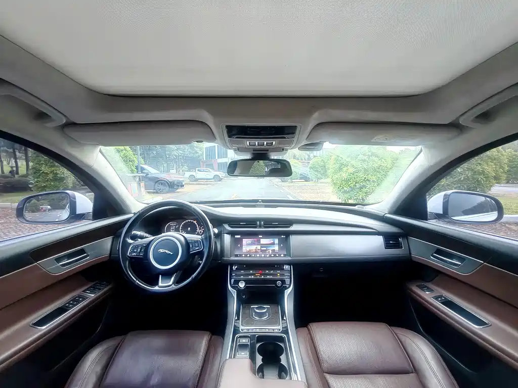 Jaguar XFL — миниатюра 22