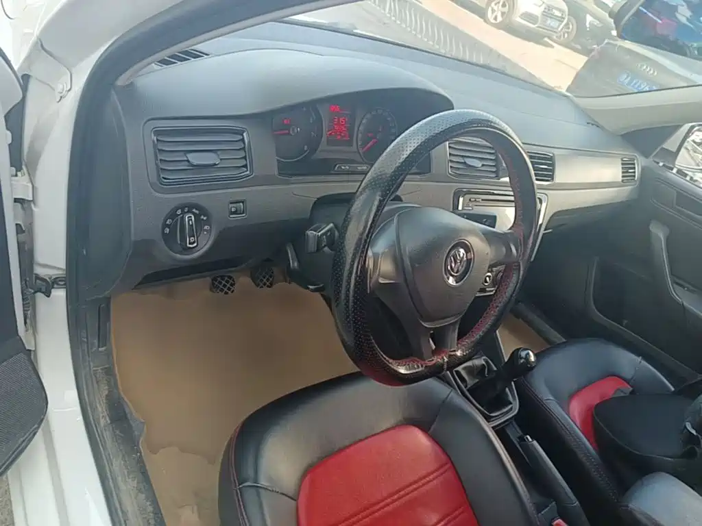 Volkswagen Santana — миниатюра 10