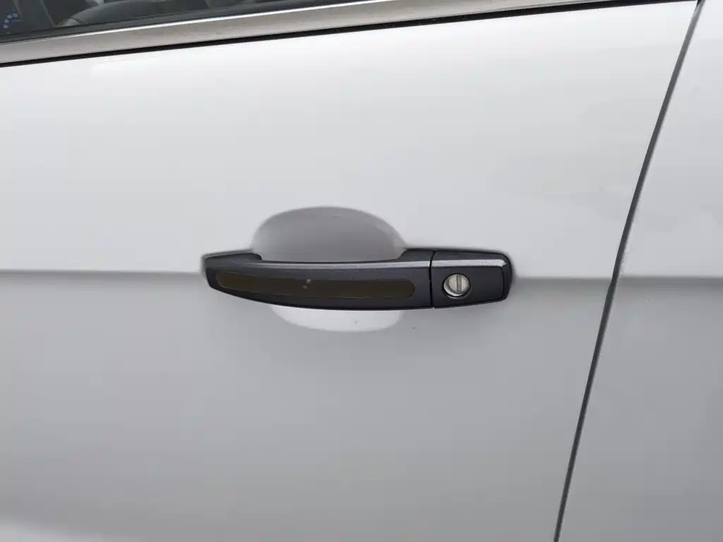 Chevrolet Captiva — миниатюра 18