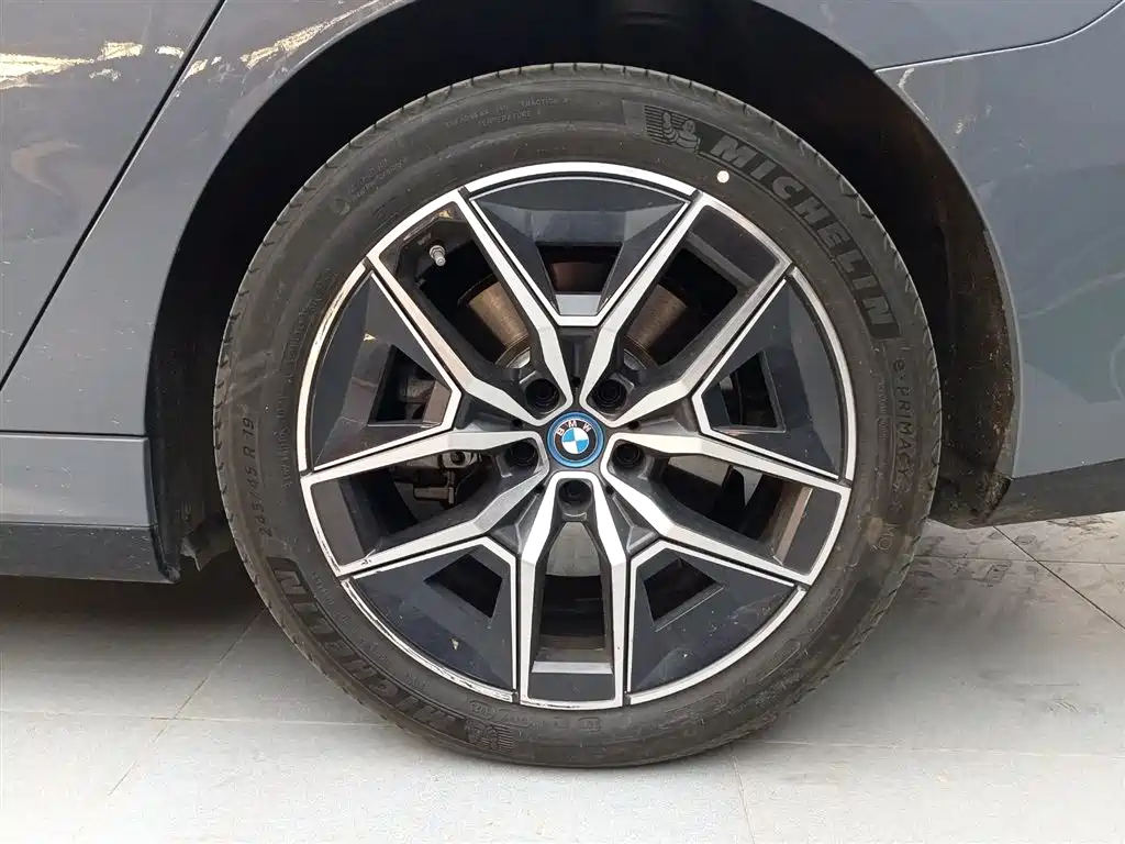 BMW i5 — миниатюра 17