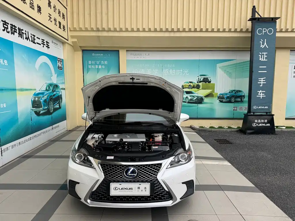 Lexus CT — миниатюра 8