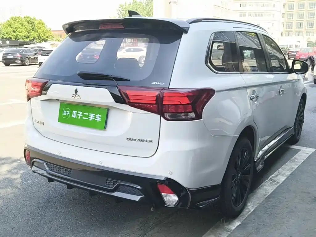 Mitsubishi Outlander — миниатюра 7