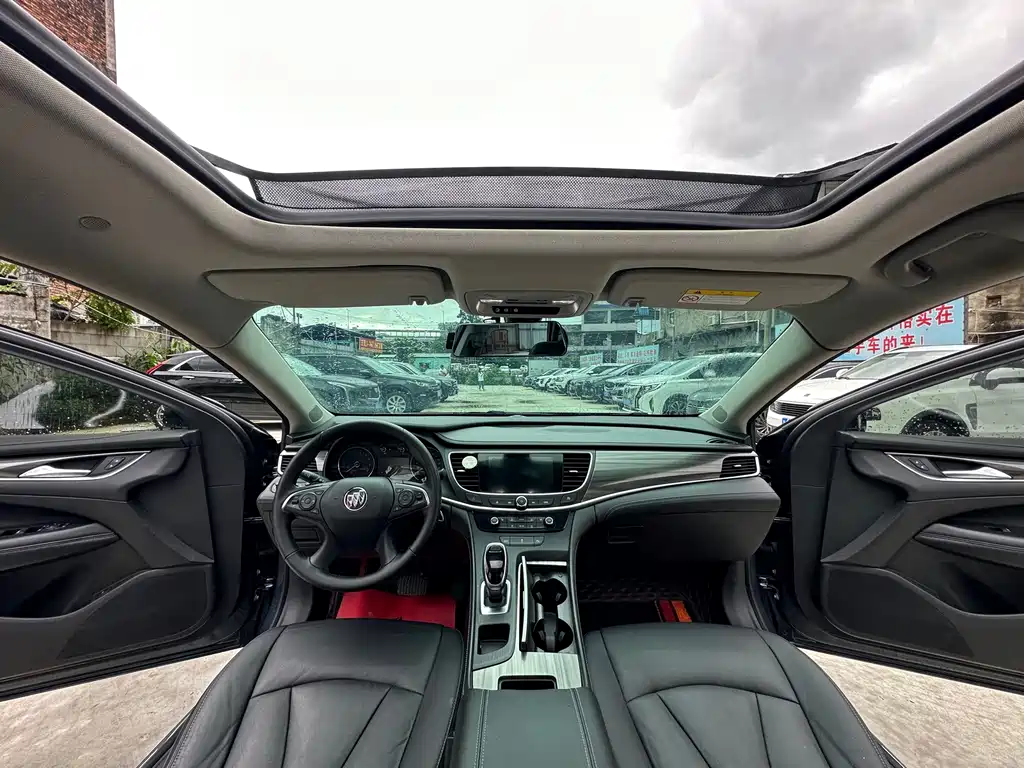 Buick LaCrosse — миниатюра 10