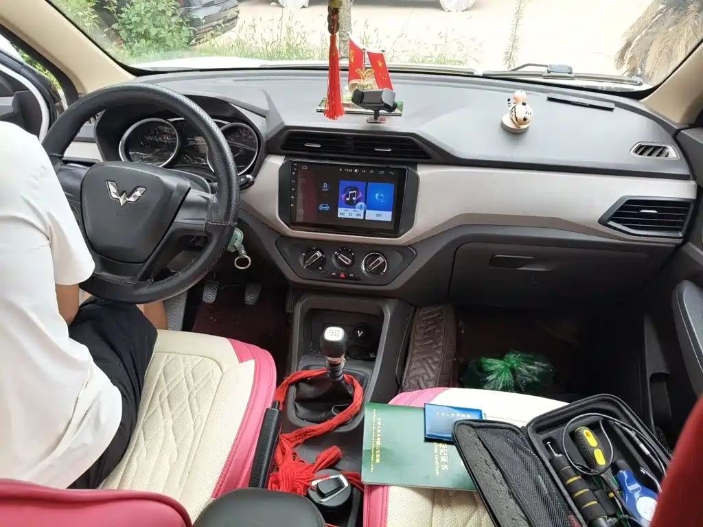 Wuling Hongguang — миниатюра 5