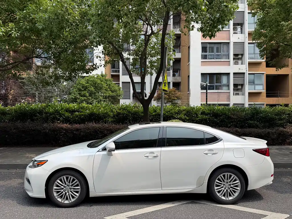 Lexus ES 2015 200 Elite