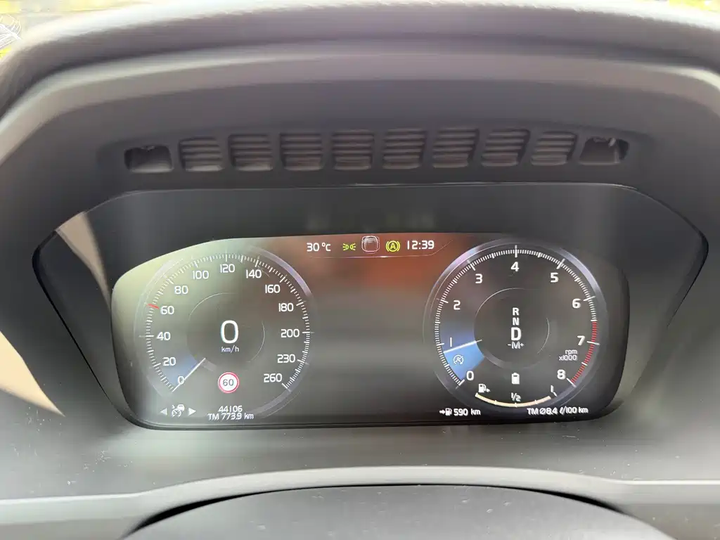 Volvo XC90 — миниатюра 4