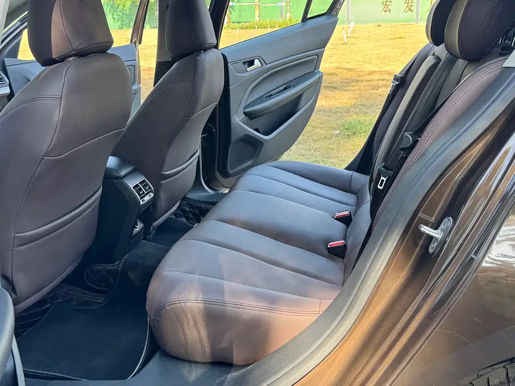 Peugeot 408 1.8L Auto Luxury Edition, фото 9