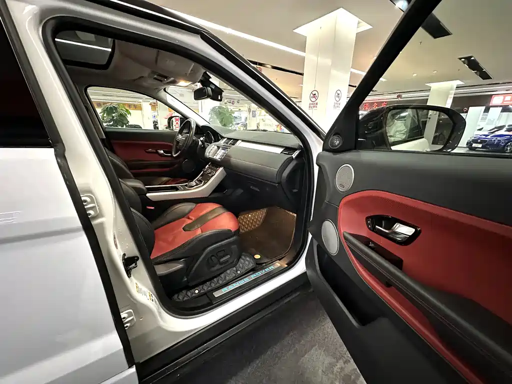 Land Rover Evoque (Import) — миниатюра 25