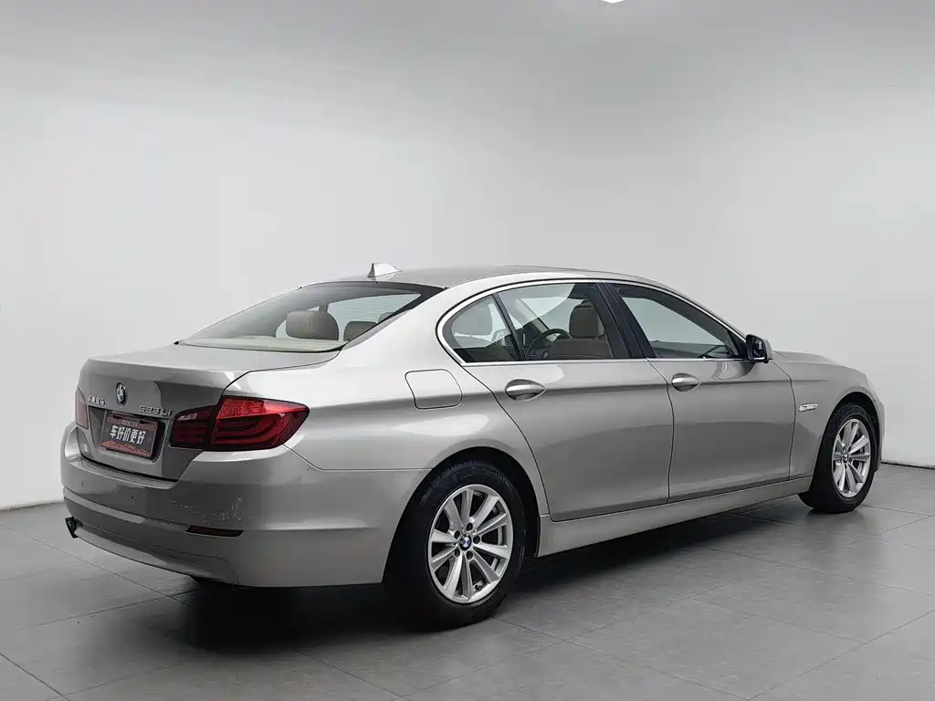 BMW 5 Series — миниатюра 2