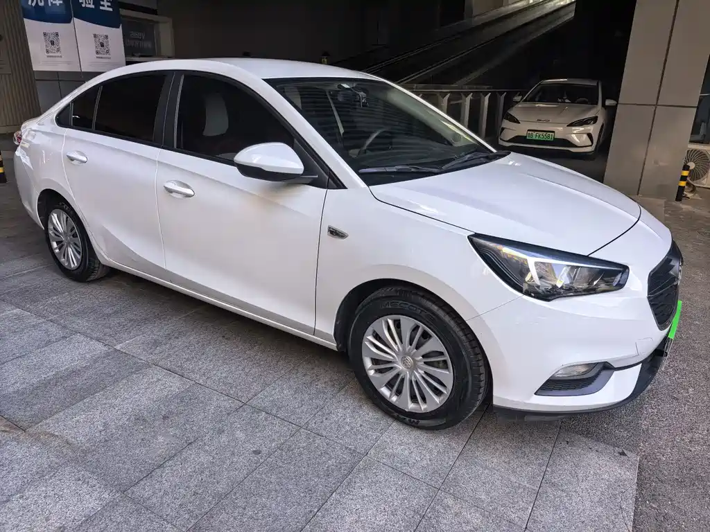 Buick Excelle — миниатюра 3