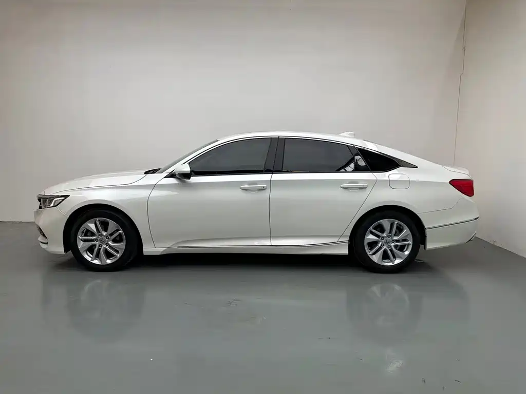 Honda Accord 2018 260TURBO Elite V