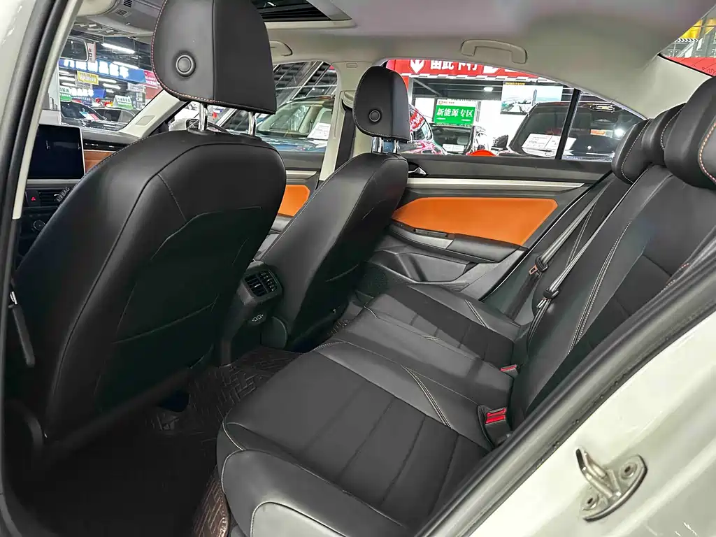 Volkswagen Bora — миниатюра 9