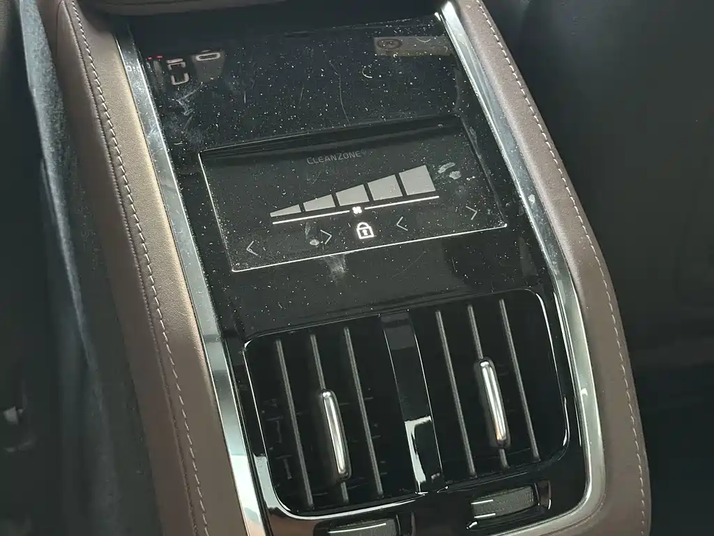 Volvo S90 — миниатюра 26