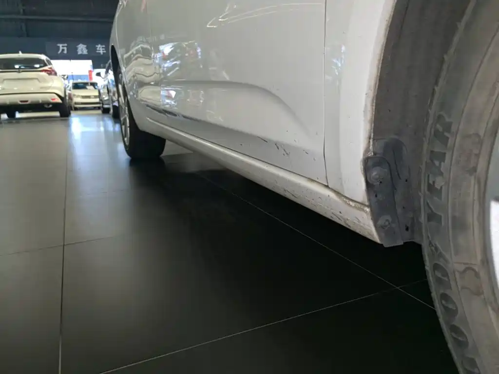 Buick Verano — миниатюра 21