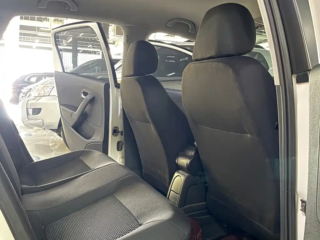 Volkswagen Polo — миниатюра 8