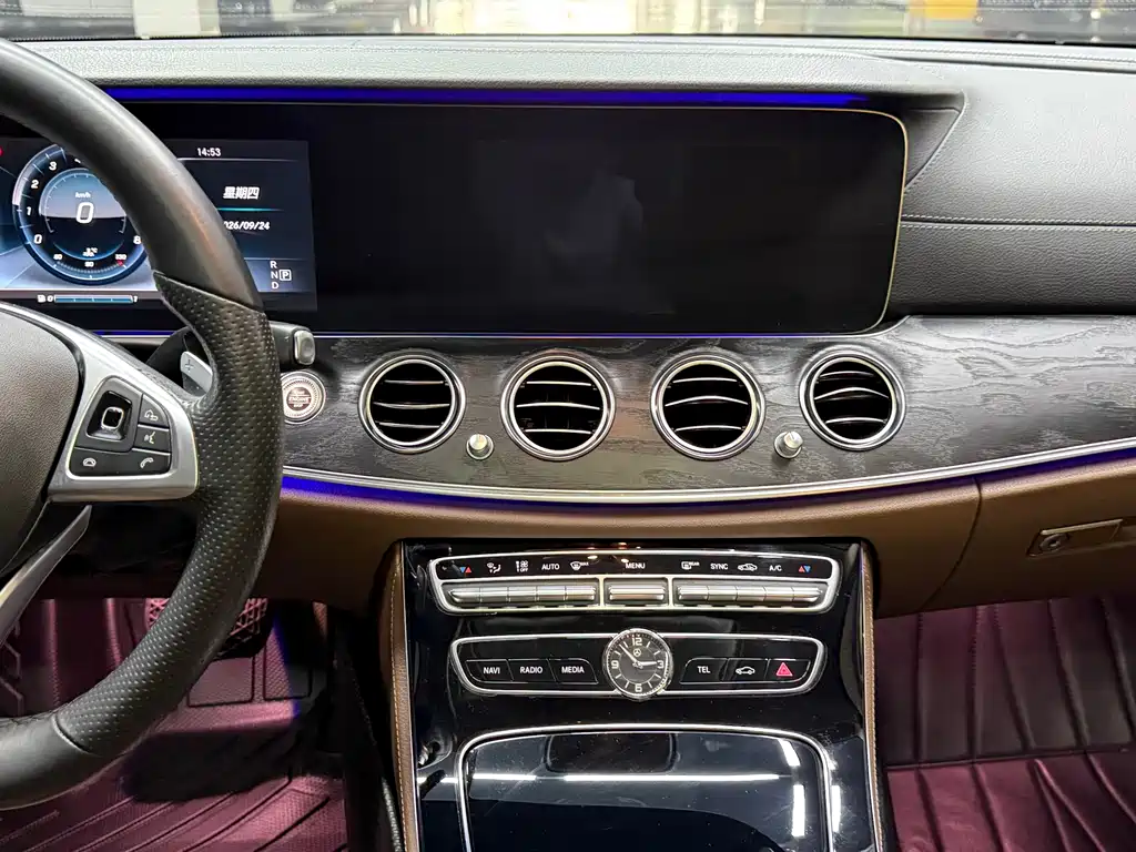Mercedes-Benz E-Class — миниатюра 17