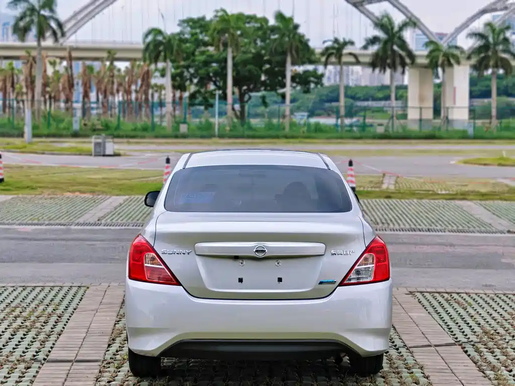 Nissan Sunny — миниатюра 5