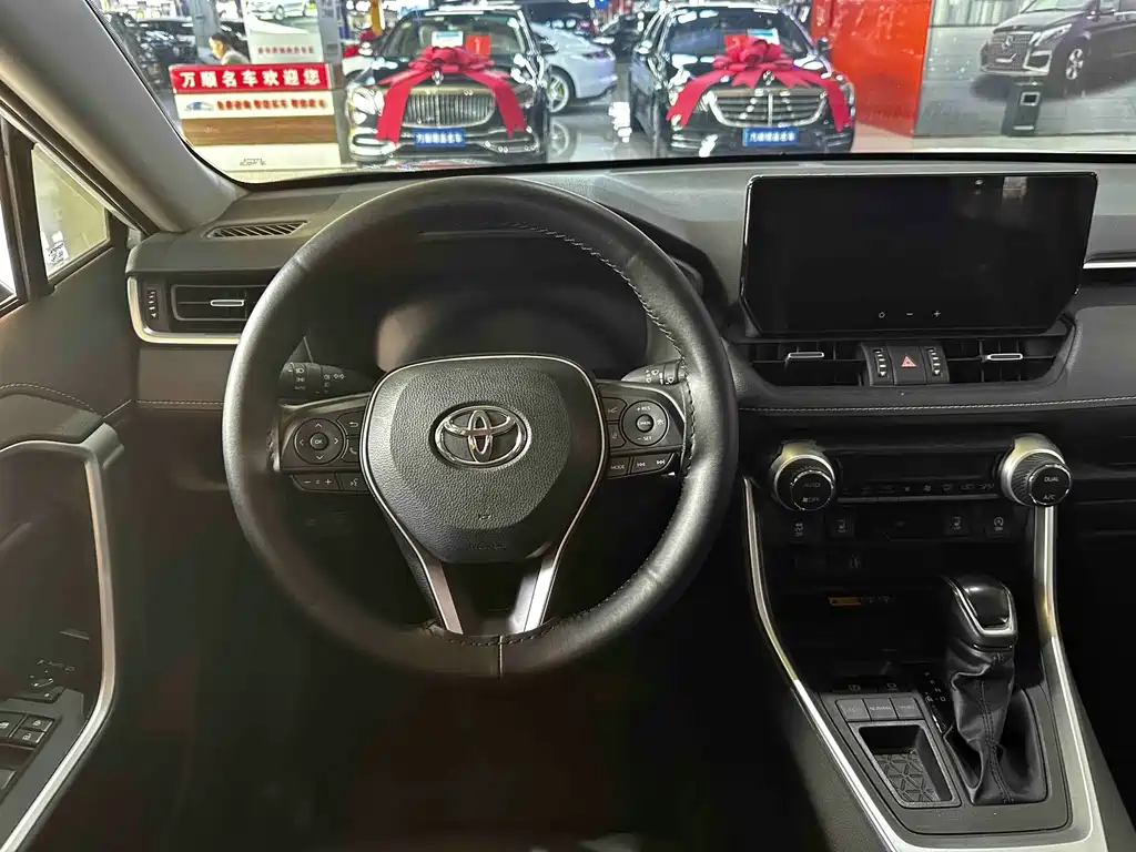 Toyota RAV4 — миниатюра 14