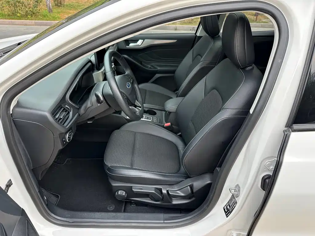 Ford Focus — миниатюра 14