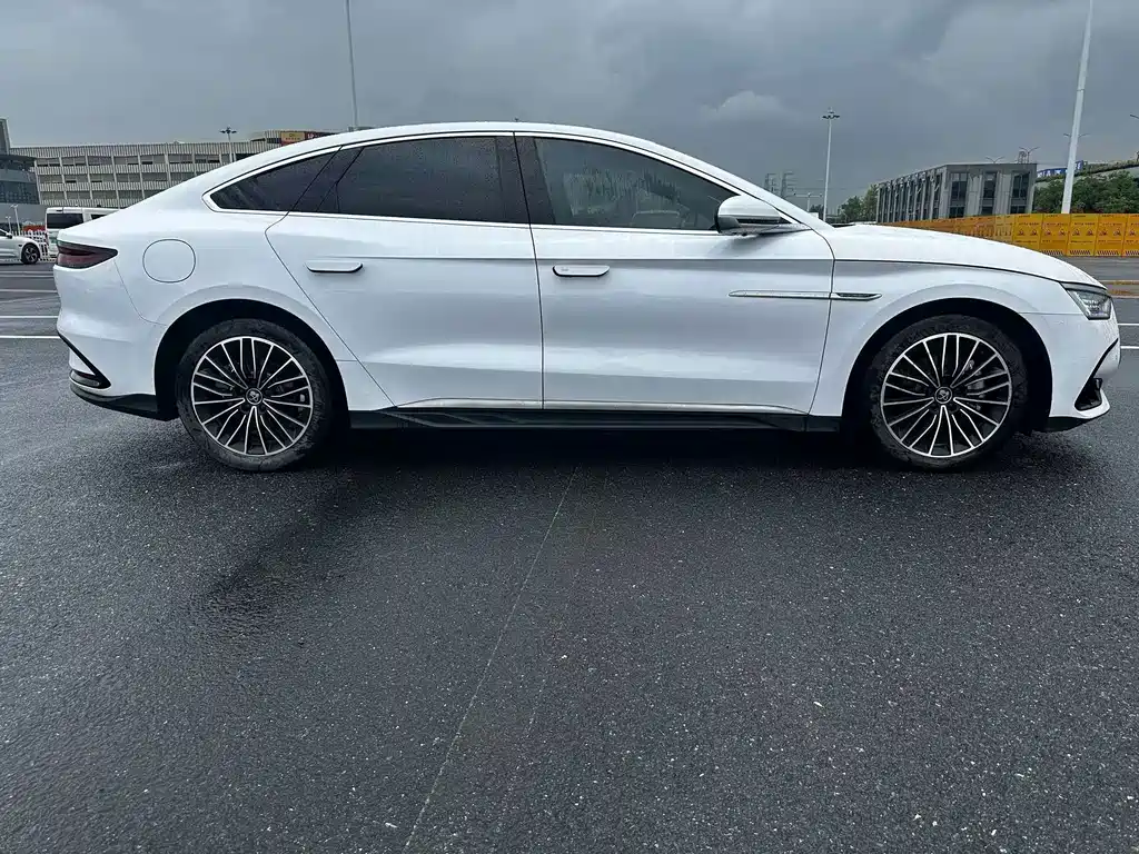 BYD Han 2022 DM-i 121KM