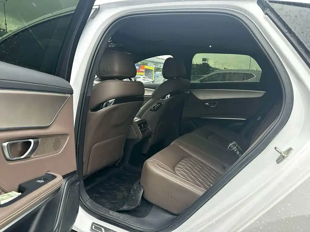 BYD Han 2022 DM-i 121KM