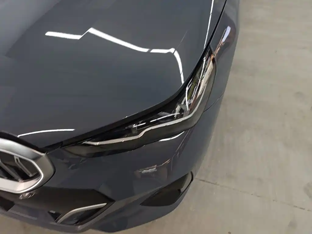 BMW 5 Series — миниатюра 24