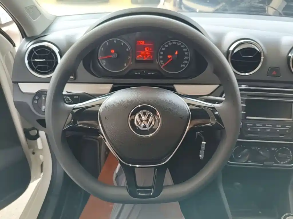 Volkswagen Jetta — миниатюра 11