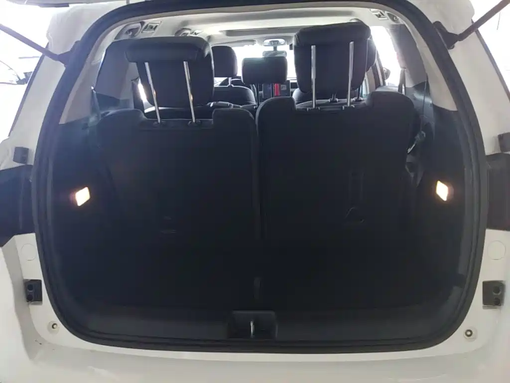 BYD MAX — миниатюра 19