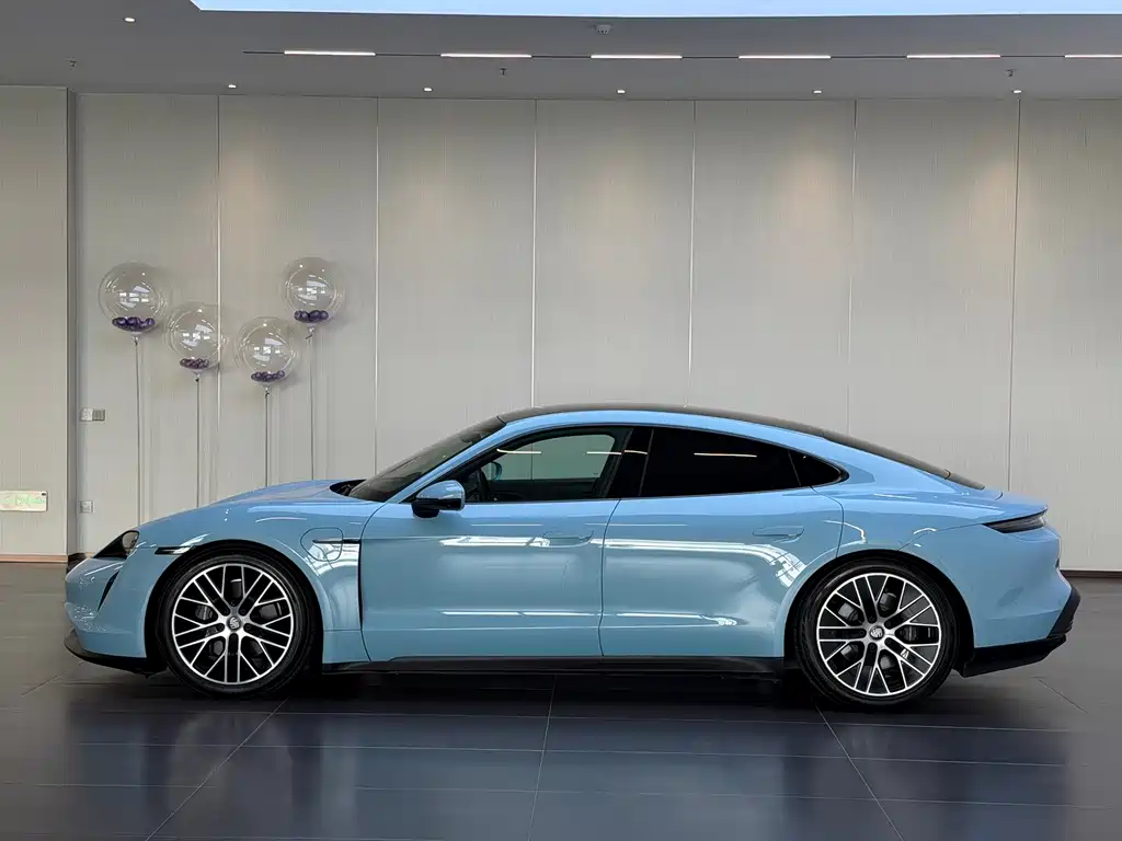 Porsche Taycan — миниатюра 4