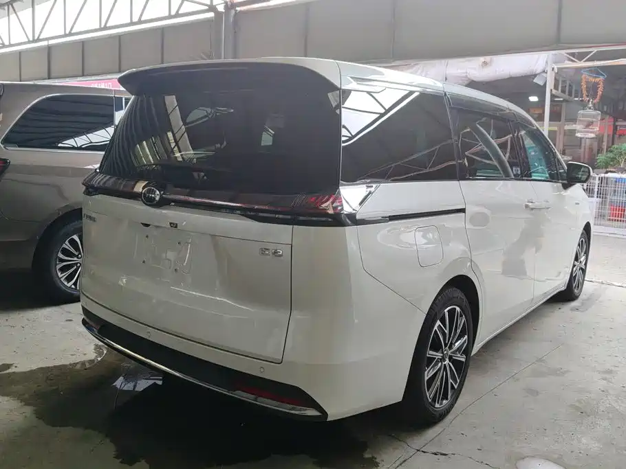 GAC Motor 传祺E8 PHEV — миниатюра 3