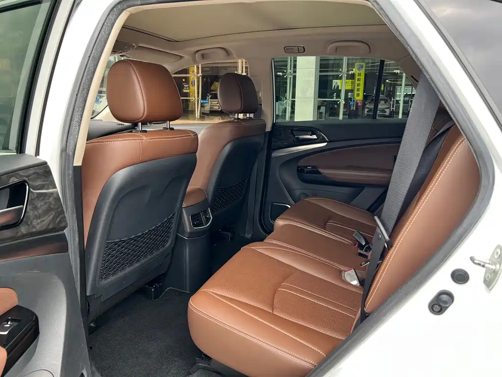 BYD Tang New Energy — миниатюра 7