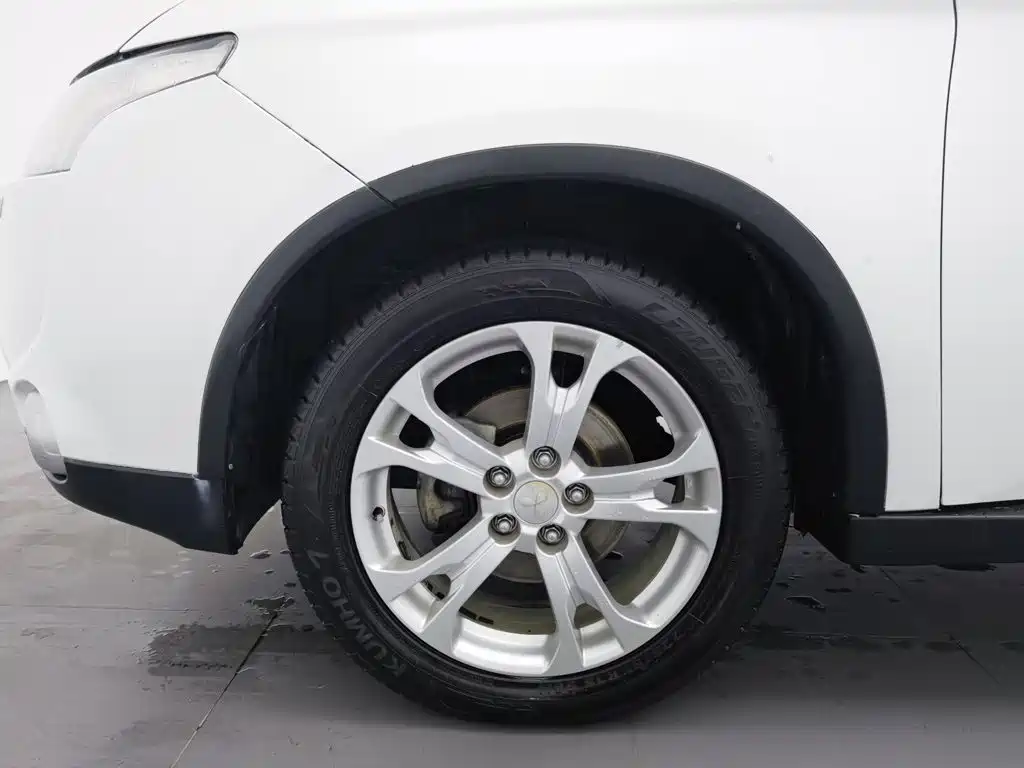 Mitsubishi Outlander (Import) — миниатюра 17