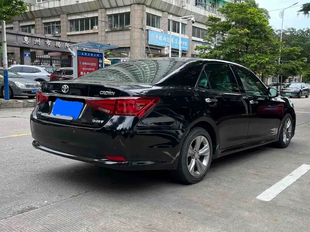 Toyota Crown 2015 2.0T Fashion