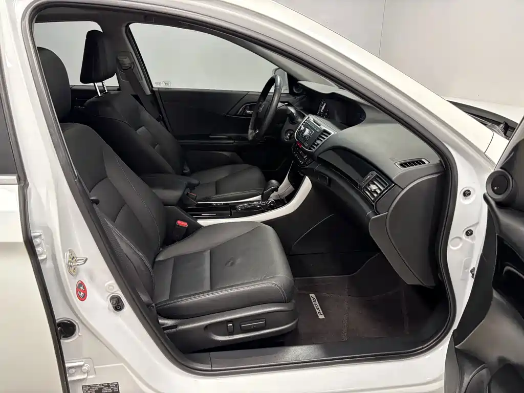Honda Accord — миниатюра 27