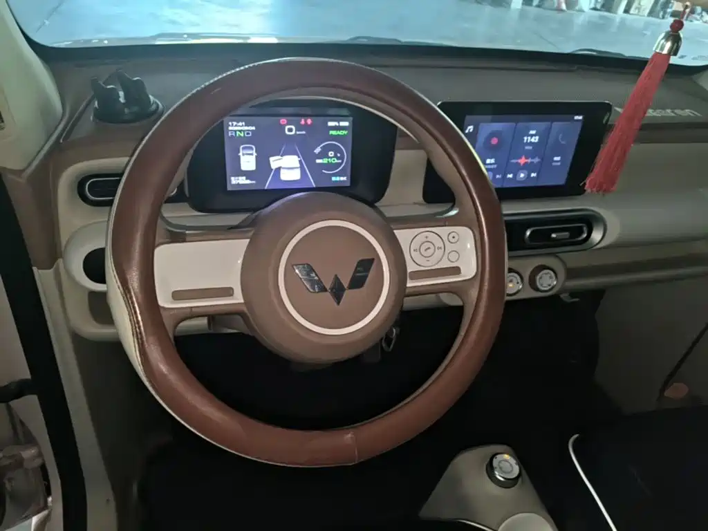 Wuling MINIEV — миниатюра 11