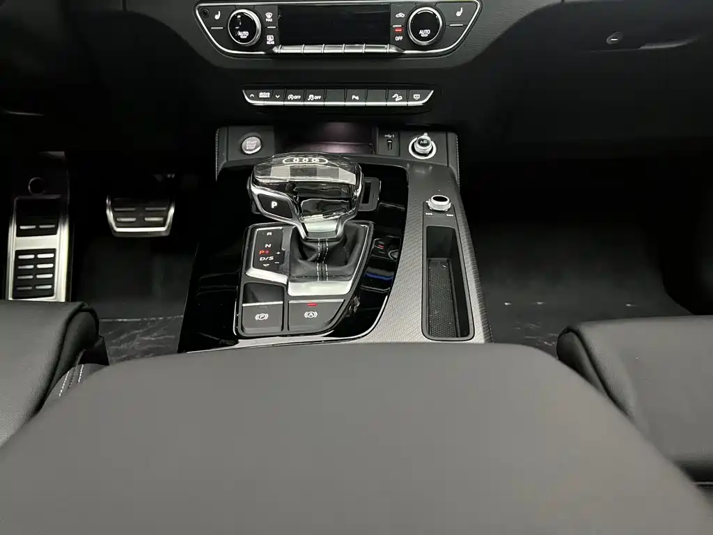 Audi Q5L — миниатюра 10