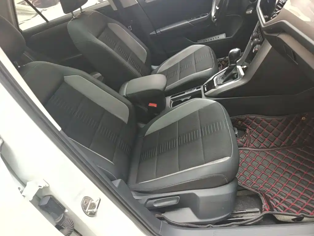 Volkswagen T-Roc — миниатюра 25