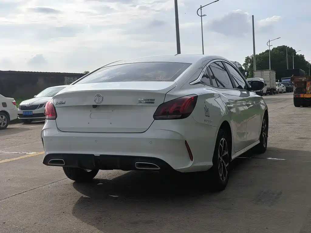 MG MG5 — миниатюра 6