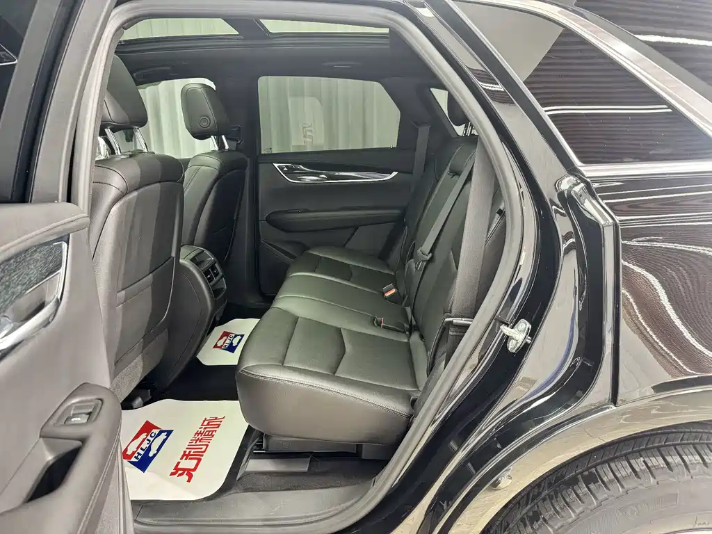 Cadillac XT5 — миниатюра 11
