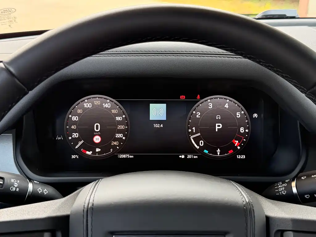 Land Rover Defender — миниатюра 12
